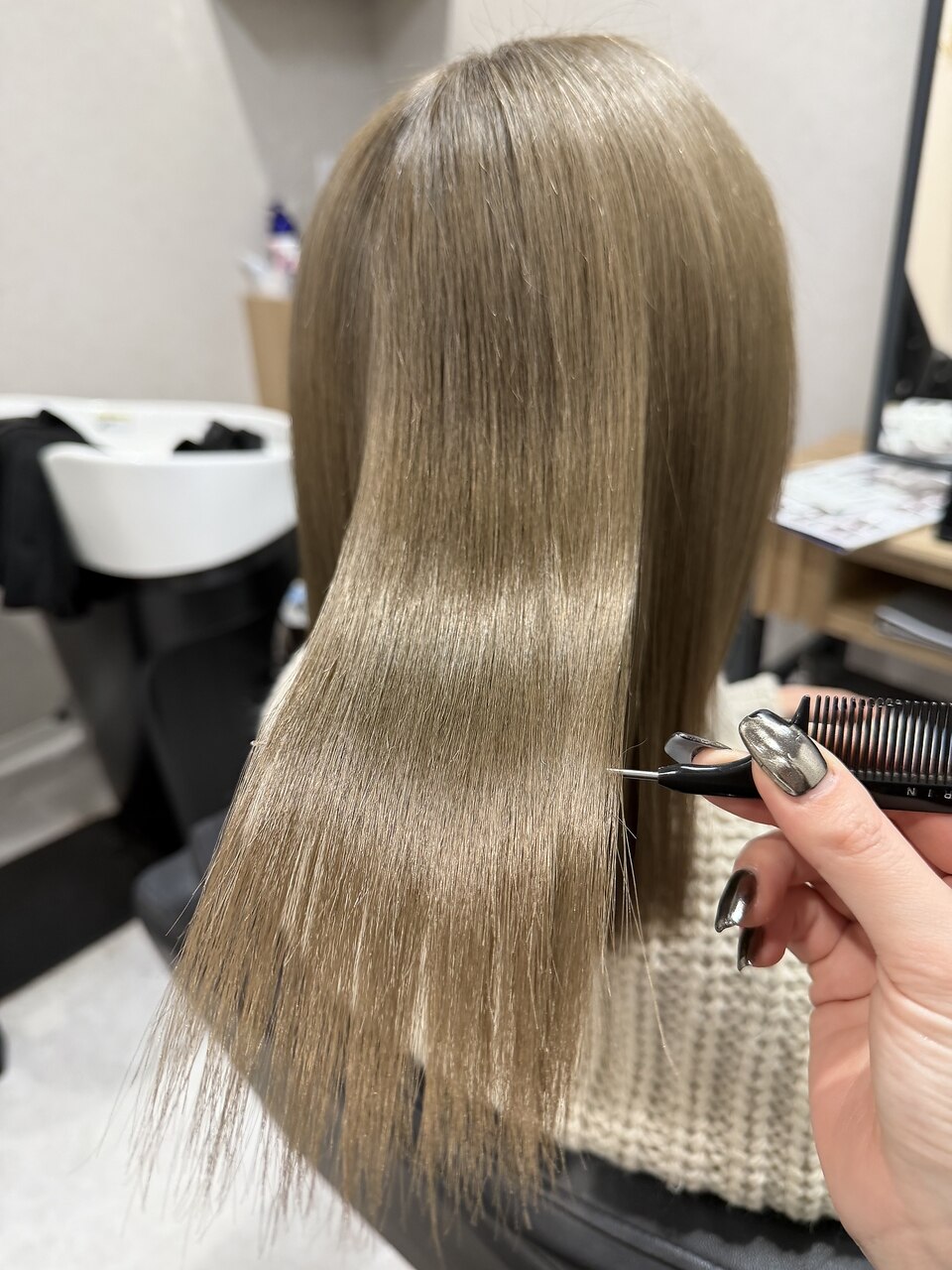 ミルクティーアッシュカラー：L268681221｜フィー 仙台店(fee)のヘア