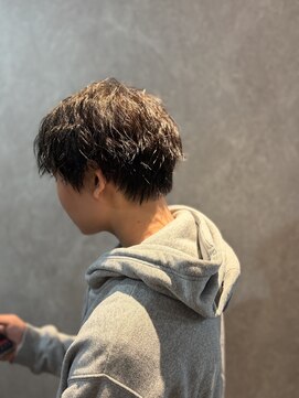 ザ クラン バイ ヘッドライト 仙台長町店(THE CLAN by HEADLIGHT) 黒髪×ツイストスパイラルパーマ×センターパート