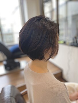 キイヒ(kiihi) ショートボブにパーマ