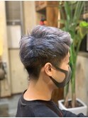 《久場川 俊》刈り上げショート×シルバーカラー