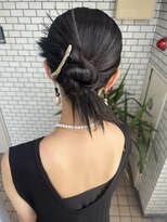 アップスタイル　タイトヘア　個性派ヘア　お呼ばれヘア