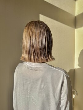 ユーミー(yume by aura) 切りっぱなしボブ 透明感カラー