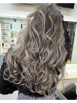 ラピス 千葉(Lapis) シルバーグレージュ×グラデーション