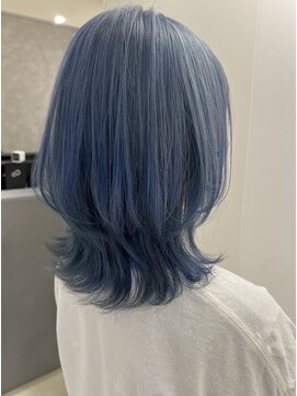 ユーフォリア 新宿通り(Euphoria) ◆レイヤーカット/アッシュカラー/水色カラー/レイヤーロング/