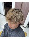ブリーチ毛波巻きパーマ
