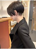 刈り上げ　マッシュショート　ハンサムショート　黒髪　レイヤー
