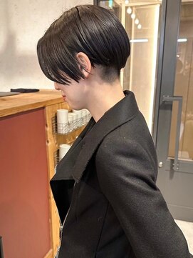 アトリエ(atelier.) 刈り上げ　マッシュショート　ハンサムショート　黒髪　レイヤー