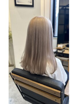 アバーブ ザ ビューティー アイランド(Above the beauty island -oizumi gakuen-) 20代30代40代50代◎ミルクグレージュ/ブリーチ