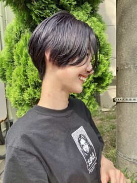 ショートヘア ハーフアンドハーフ(HALF AND HALF) マッシュショート