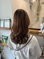 ロッカ(ROCCA) レイヤーミディ×ナチュラルハイライト