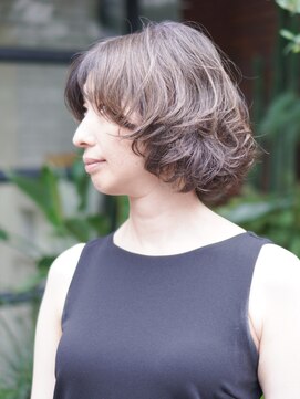 ディシィ(d'ici) 大人のニュアンスショートボブ