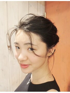 ブリキ(BLIK) ルーズなねじりアレンジ