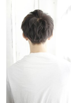 シュシュット(chouchoute) フェザーマッシュ/ワイルドアップバング/ソフトツーブロック/010