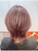 ピンクベージュ~クビレラインが魅惑のウルフミディ
