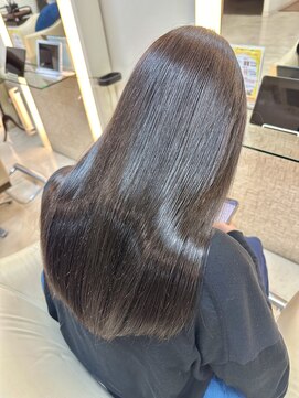 アームス リレーション(Arms Relation) ツヤ　アッシュブラウン　ストレート　髪質改善　8トーン