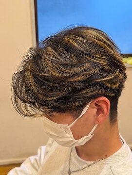 レガロヘアアトリエ(REGALO hair atelier) 毛流れセンターパート＆ハイライト