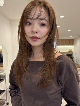 キノ(kino) レイヤーカットハッシュカット顔周りハイライトカラー立川