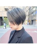 ハイトーングレージュエレガント前下がりショートボブ担当カタダ