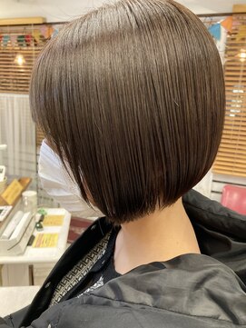 フラバー(flover) ☆flover☆【つるんとボブ×赤みなしグレージュ】kanna