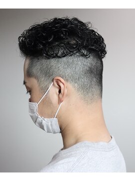 ウィスカーヘアー(whisker hair) プードルパーマ