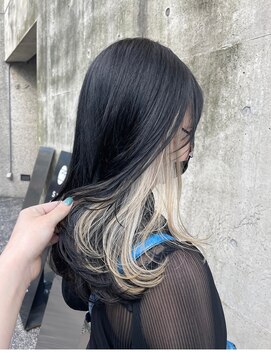 アクアオモテサンドウ(ACQUA omotesando) ＊インナーカラーホワイトベージュ×黒髪ブルーブラックカラー