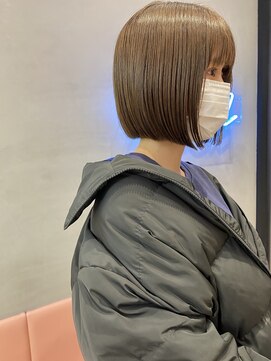 ロンドポレール 北千住(Lond polaire) 【伊勢】ぱつっとボブ/セクションカラー/ペールベージュ