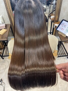 アンフィシュピトロワ(AnFye spi tlow) 髪質改善トリートメントで艶髪に変身♪