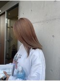 ブラウンベージュ暖色系艶感ハイトーン×エアストレート