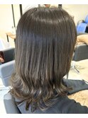 オリーブベージュ