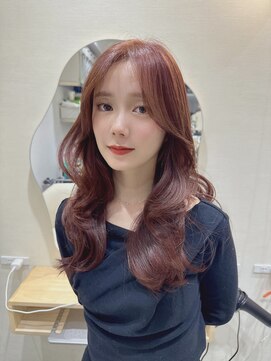 ロエ(LOE) ハッシュカットピンクブラウンロングレイヤーカット