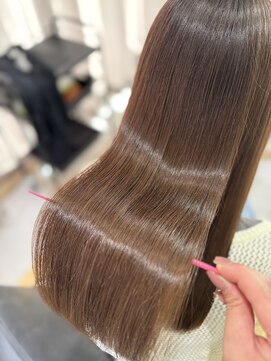 ジーナ 福岡天神(Zina) 艶髪/美髪/髪質改善【Zina福岡天神】