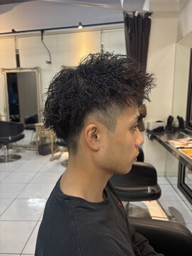 アイズ 海老名(AIZU) スパイキーショート　ツイストパーマ　縦落ちパーマ　ピンパーマ