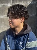 小慣れ感満載!センターパート×シャドウパーマ