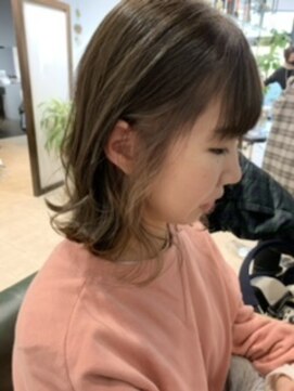 レナータ ヘア(Renata hair) 大人可愛い30代40代50代イヤリングカラー/くびれミディ