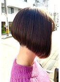 刈り上げ前下がりボブ