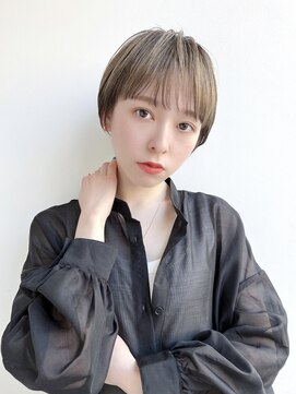 トルネード(TORNADO) 大人ショート 丸みマッシュ ベージュカラー 前髪あり K04-22