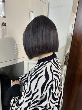 ナイン 麻布十番(NINE) シルバー系ハイトーンボブ