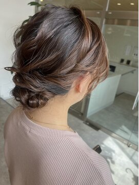 ビスポーク(BESPOKE) 20代30代40代似合わせ小顔アップスタイルシニオン