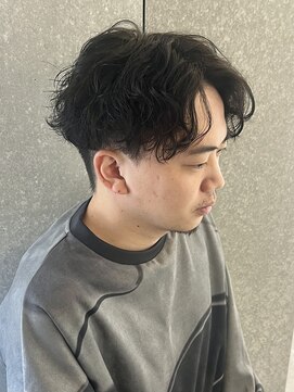 ニアウ 太田店(Niau) メンズナチュラルセンターパート波巻きスパイラルパーマ質感重視