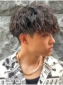 スパイラルパーマツイストパーマアップバング短髪メッシュ