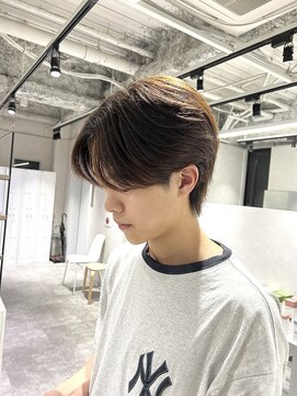 キートス(Kiitos) ブラウンカラー　センターパート　ニュアンスパーマ