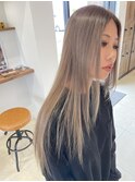 オリーブベージュ