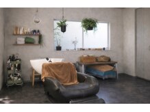 ボタニカル(Botanical)の雰囲気（深く、呼吸する。植物と灯りに包まれて、髪と心を整える時間。）