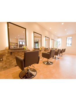 一人一人のお悩みに向き合い、帰るころには笑顔になれる♪髪にもお客様にも『優しさ』あふれるサロンです♪