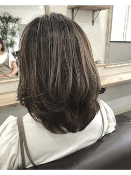 リズム(lysm) 外国人風　ハイライトデザインカラー