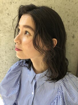 ウィーク 梅田(UiiC) かきあげ前髪と外国人風カラー【uiic riras style】