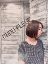 シューフルール(chou-fleur) 【cfm gloss color】淡いレッドのパリッとボブ