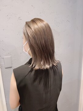 フランチェスカドット(francesca.) ミルクティーベージュ×切りっぱなし外ハネ【竹中慎治】梅田