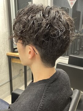フイ 代々木(Hui) スパイラルパーマメンズパーマ/メンズツーブロック/波巻き