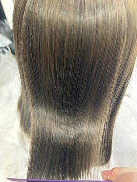 エスカーラ 表参道(THE ESCALA) @shino_ne197/オリーブグレージュカラーで赤味消し